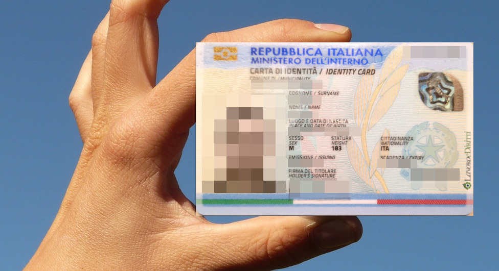 Firmare i documenti con la carta di identità elettronica: ecco come si fa