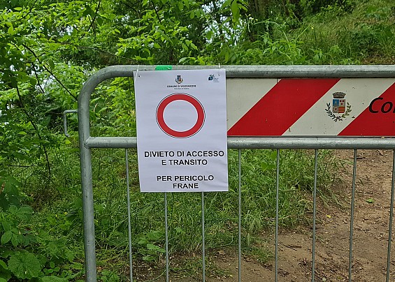 ATTENZIONE SENTIERO CHIUSO