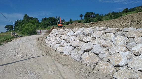 strada comunale San Benedetto Montone1