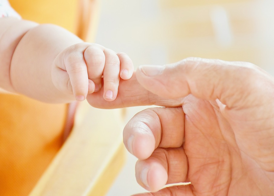 Disposizioni in materia di contrasto allo spopolamento.  Concessioni contributi per figli nati,  adottati o in affido preadottivo nel corso del 2024