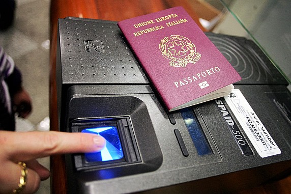 Passaporto: come richiederlo via SPID/CIE