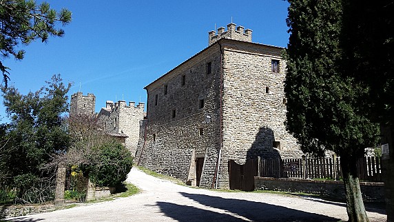 GIOMICI ingresso castello
