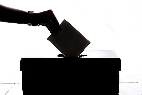 Referendum Opzione degli elettori residenti all'estero per esercizio del diritto di voto in Italia in occasione dei referendum 8-9 giugno