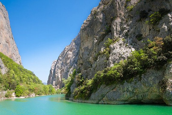 gola-del-furlo-cosa-vedere-730x487