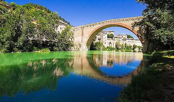 xil_ponte_sul_fiume_metauro_a_fossombrone_nelle_marche.jpg.pagespeed.ic.NeOMZtw3P8-thumb