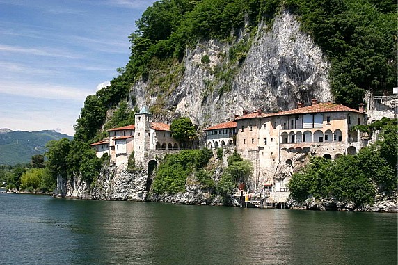 Eremo_Lombardia_Santa-Caterina-del-Sasso