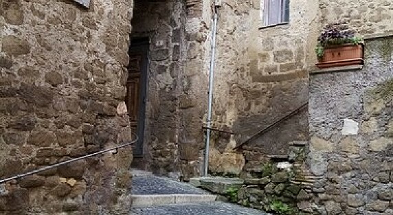 5808761_Sacrofano_borgo3