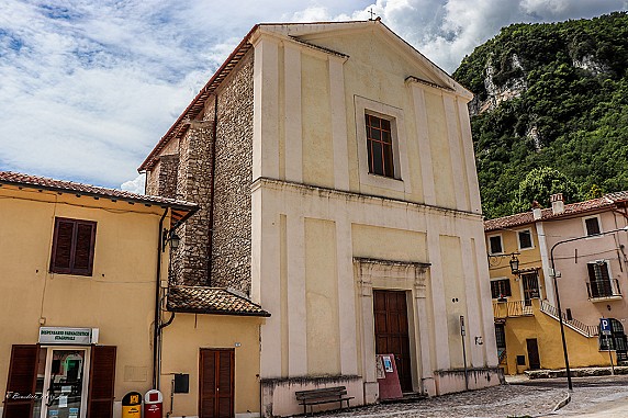 Greccio-Chiesa-di-Santa-Maria-del-Giglio-1