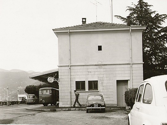 luino._stazione_degli_autobus.1
