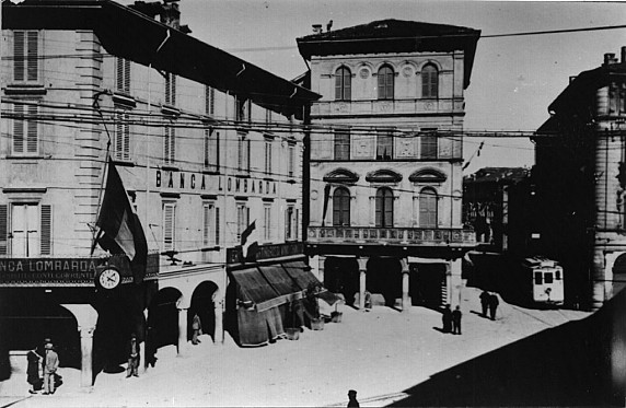 piazza_porcari_banca_lombarda