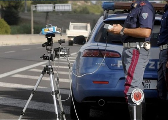 AVVISO CONTROLLO ELETTRONICO DELLA VELOCITÀ