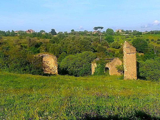 Sacrofano-I-ruderi-della-chiesa-di-Santa-Maria