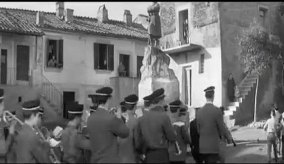 img2 è ARRIVATA LA PARIGINA 