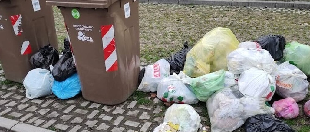 DECORO URBANO: RIFIUTI DOMESTICI IN STRADA