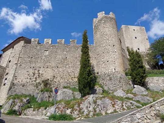 pereto-storia-1-castello-di-pereto