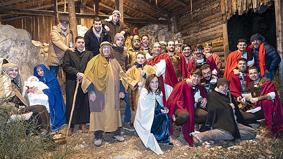 Pereto_(L'Aquila)_-_presepe_vivente