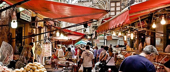 Spostamento mercato rionale in viale Eleonora D'Arborea il giorno 2 agosto 2025.