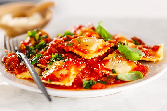 primo-piano-di-gustosi-ravioli-italiani
