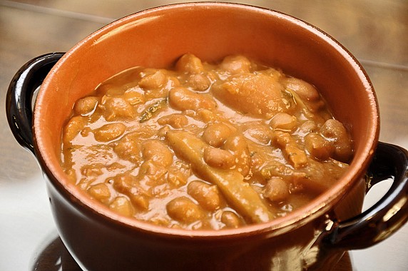 Fagioli con le cotiche (est)