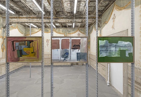 Tomaso-De-Luca-We-Dont-Like-Your-House-Either-installation-view-at-Monitor-Pereto-2020-photo-Giorgio-Benni-courtesy-the-artist-and-Monitor-Rome-Lisbon-Peret