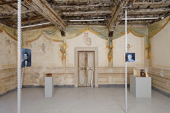 straperetana-2025-installation-view-at-palazzo-maccafani-photo-giorgio-benni-9-1536x1024