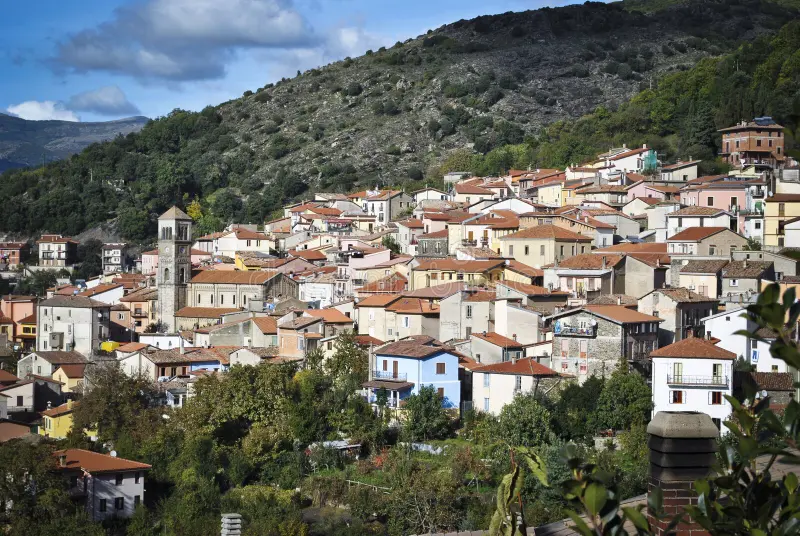 sardinia-aritzo-small-village-barbagia-italy-32370616