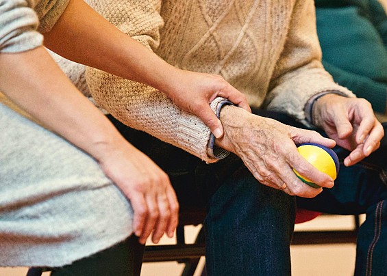 CI PRENDIAMO CURA - PERCORSI TERRITORIALI FORMATIVI DEDICATI AI CAREGIVER