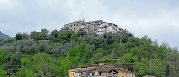 Maro_Castello_vista_da_Borgo (1)