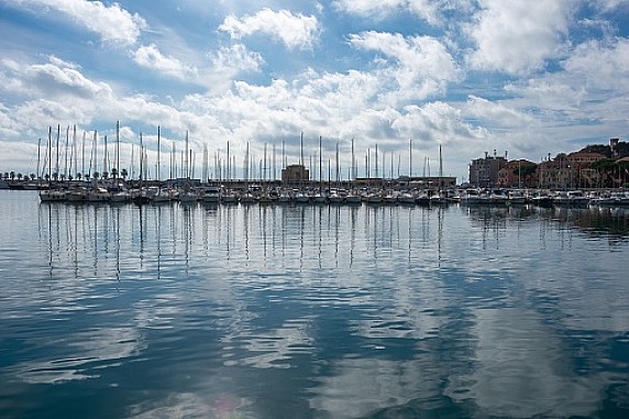 istockphoto-1428375719-170667a