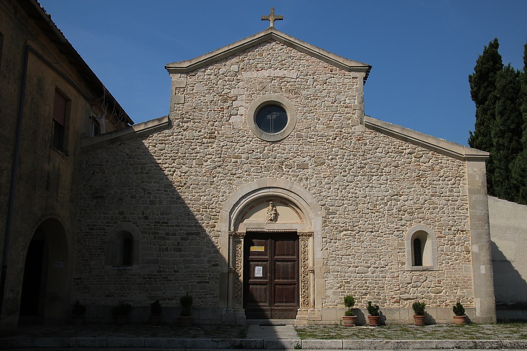 1024px-Convento_di_Sant’Irene_(Catignano),_01