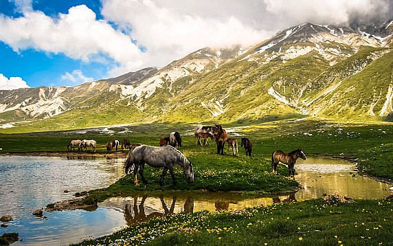 3.-Parco-Nazionale-del-Gran-Sasso-e-Monti-della-Laga-scaled
