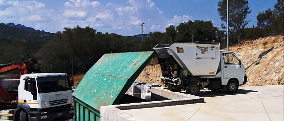 gestione dei rifiuti urbani e servizi complementari: al via l'appalto del settore ambiente