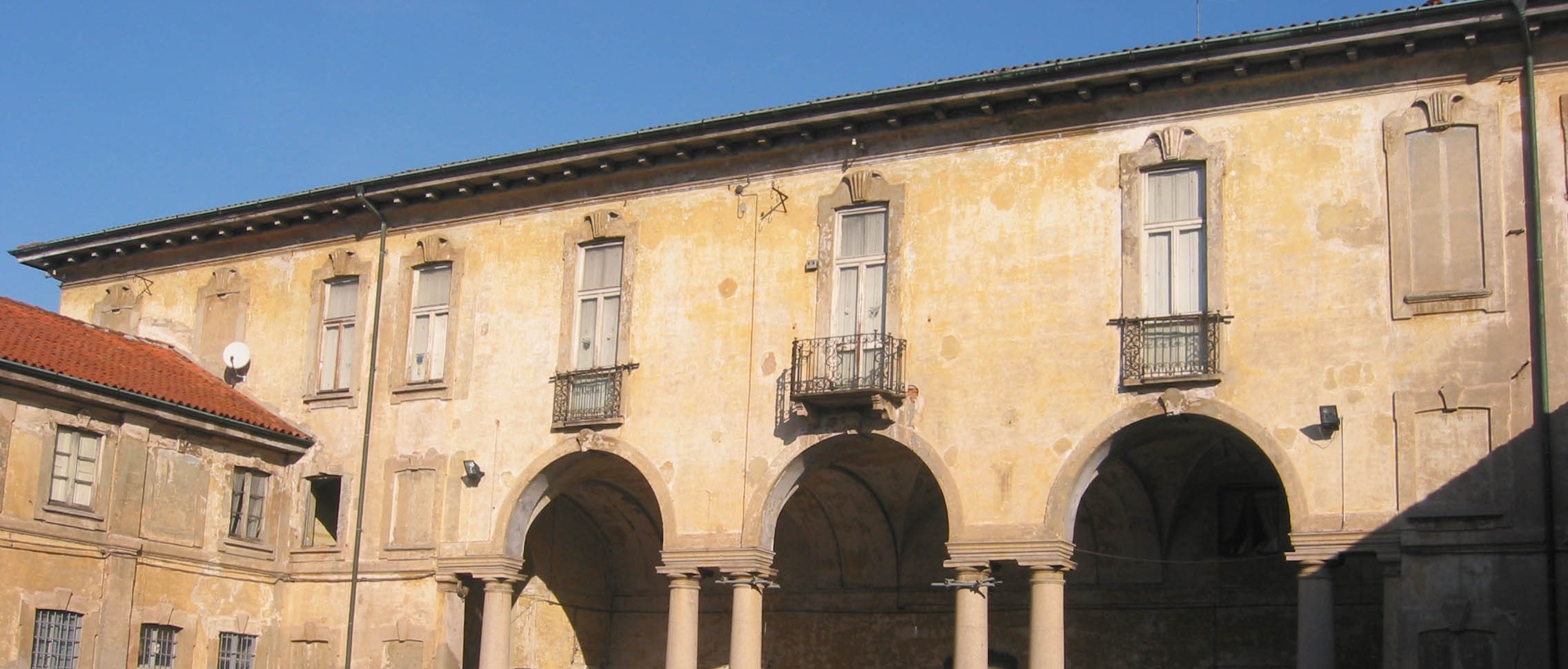Palazzo Visconti: affidato il primo lotto di interventi di recupero, conservazione e manutenzione straordinaria del cortile gentilizio.