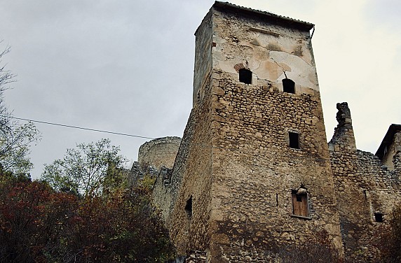 Castello-di-Fossa-4-scaled