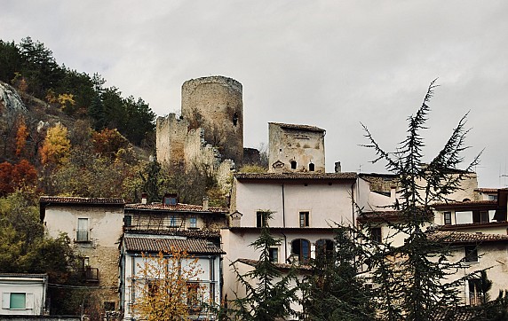 Castello-di-Fossa-1-scaled