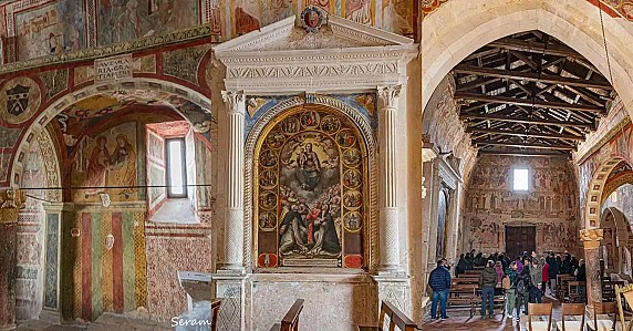 Hai-gia-visitato-la-meravigliosa-chiesa-di-Santa-Maria-Ad-Cryptas-e-un-autentico-gioiello