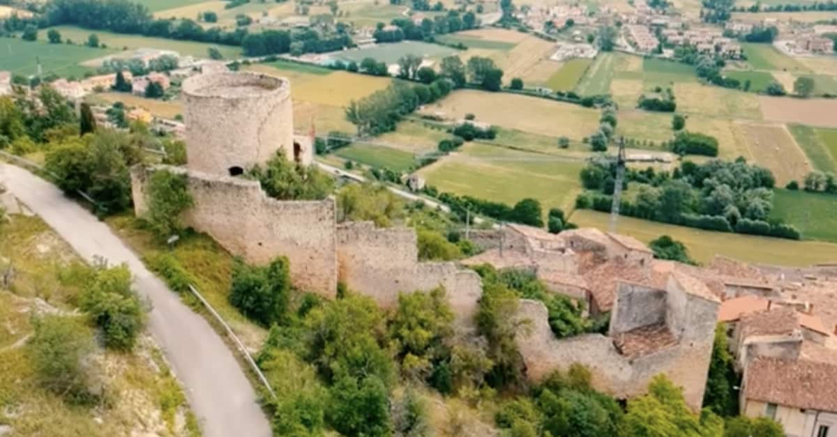 Castello-Fossa