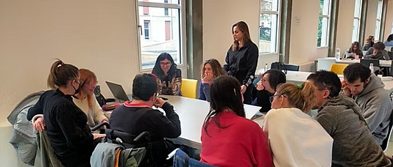 Avviso pubblico per il sostegno di attività formative universitarie con Università21 APS