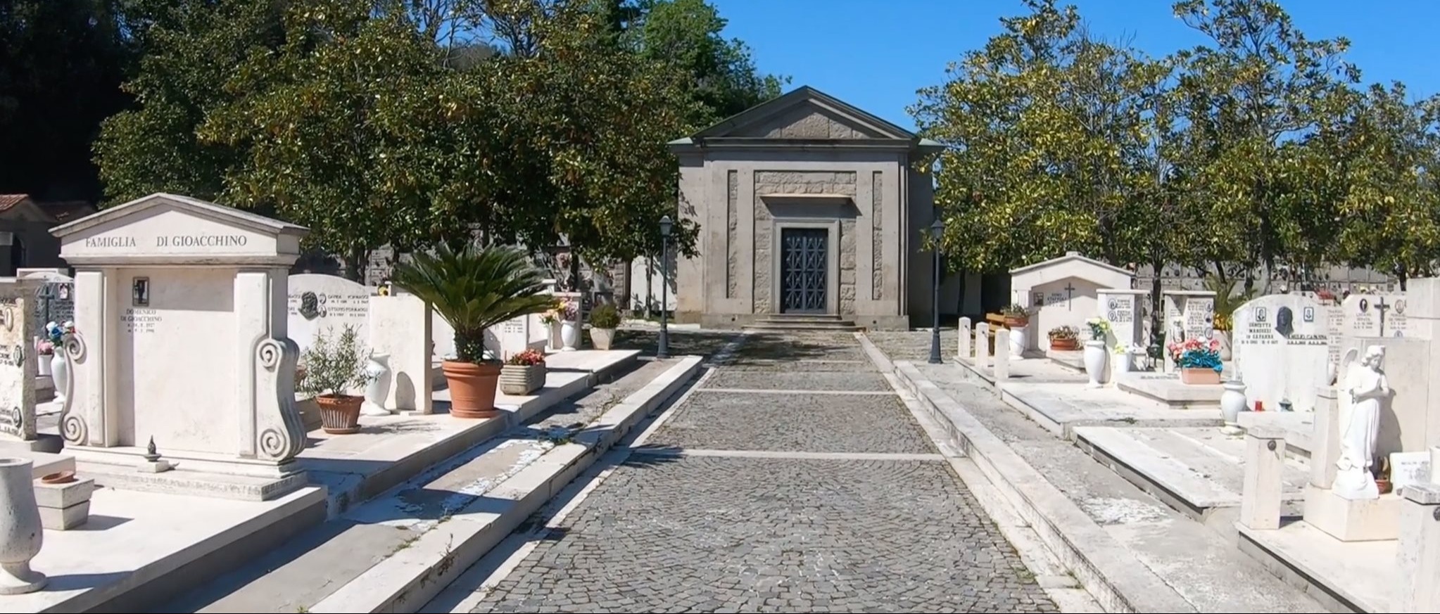 Ripristinata l’apertura quotidiana del cimitero comunale
