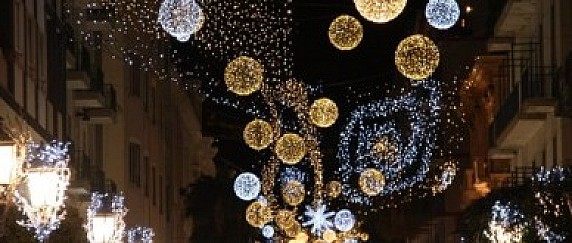 AVVISO PUBBLICO PER INIZIATIVE DI SPONSORIZZAZIONE PER ORGANIZZAZIONE DI ATTIVITA’ NATALIZIE PER IL COMUNE DI ARLUNO