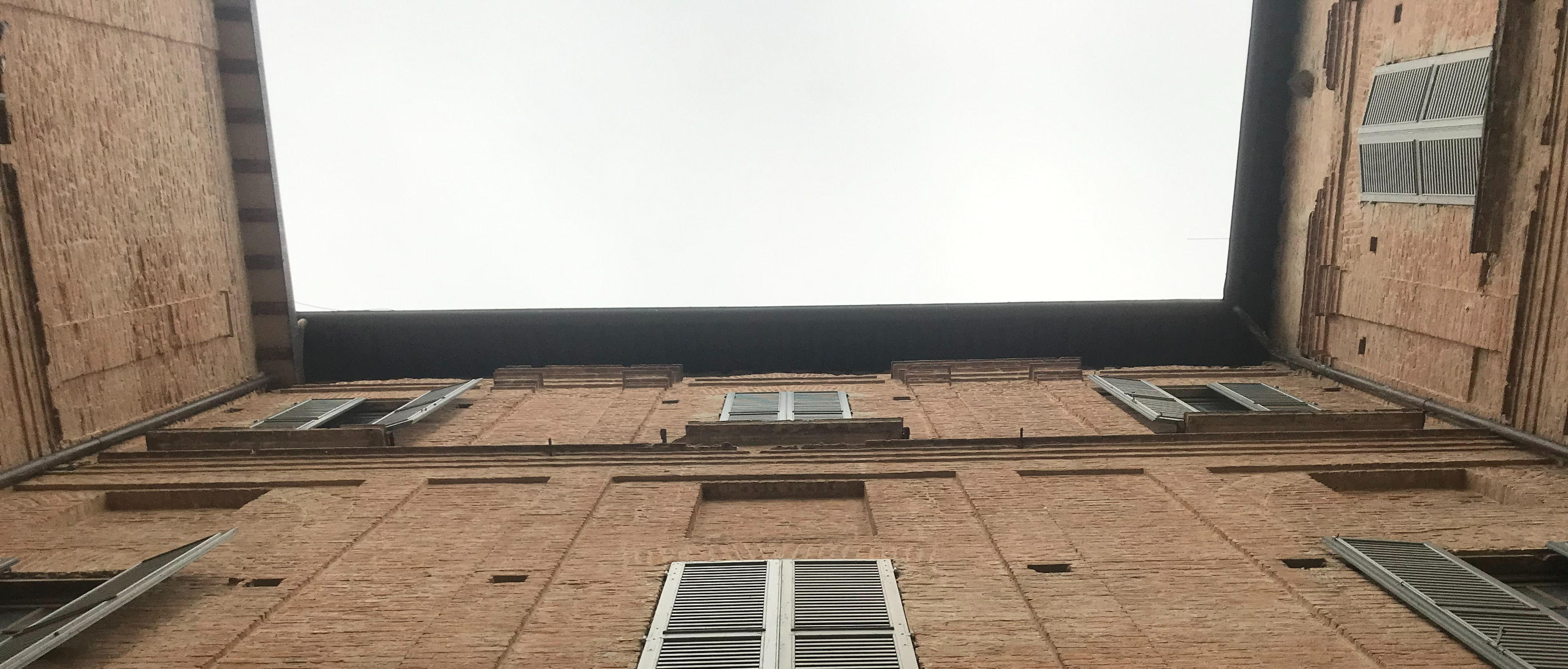 Giallo in Rocca si fa in cinque tra libri, teatro, giochi e cena con delitto