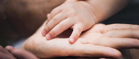 Contributi per genitore-caregiver che assiste minori in condizioni di disabilità gravissima - Anno 2025