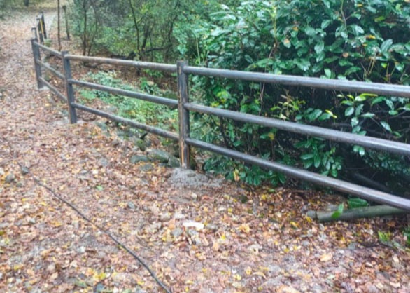 Sostituzione staccionata via Parco Solare in frazione Drezzo