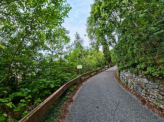 Uno dei punti più ripidi di via San Rocco