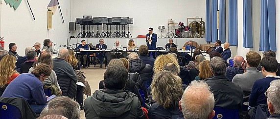 Trasporto ferroviario nel Valdarno: grande partecipazione all’incontro pubblico con il nuovo assessore regionale Filippo Boni