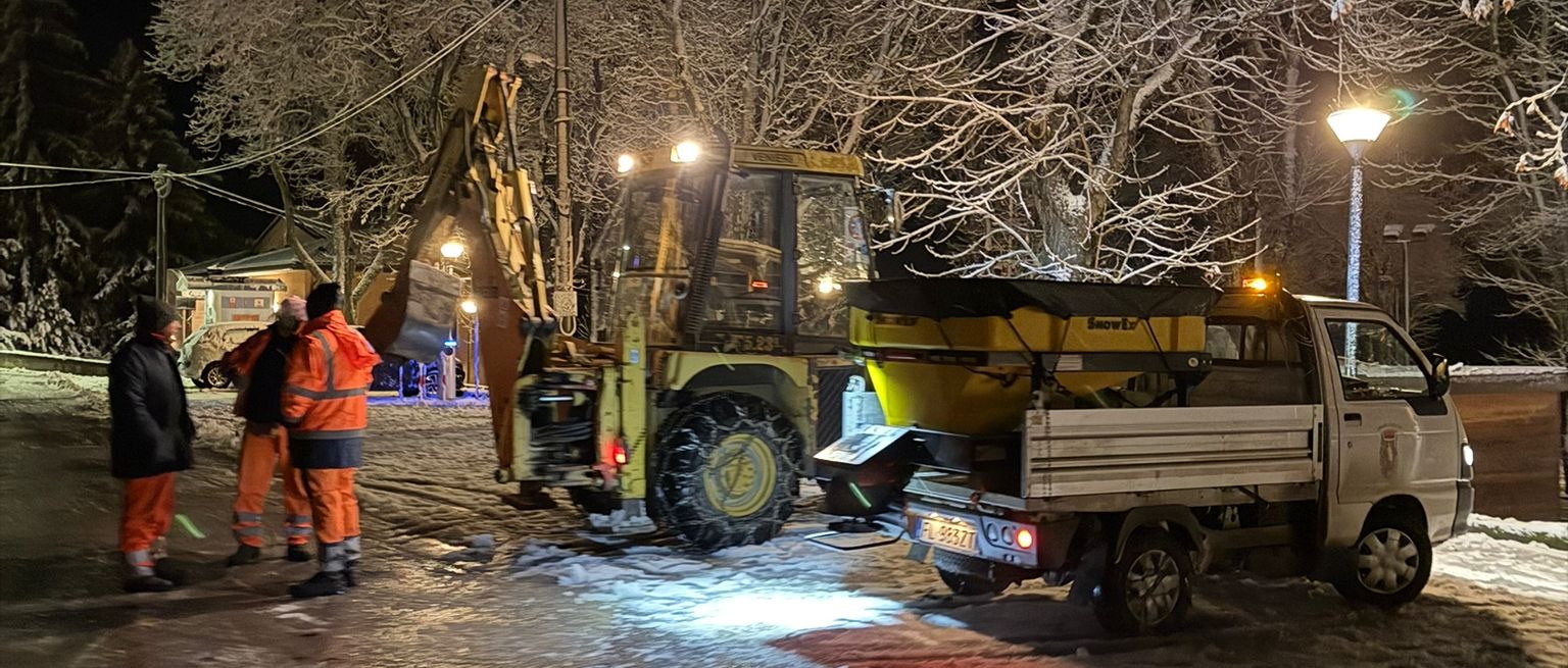 Domani, mercoledì 7 gennaio, le scuole resteranno aperte regolarmente, compresi i servizi scolastici (mensa e trasporti).