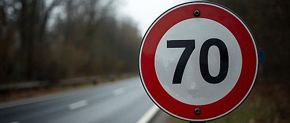 Riduzione di velocità lungo la strada provinciale 45 presso la località Belvedere