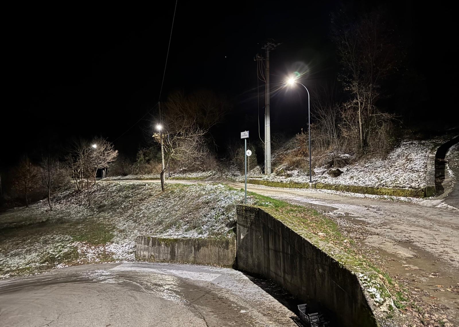 Terminati i lavori per la riqualificazione dell'impianto di pubblica illuminazione in Via Aldo Moro.