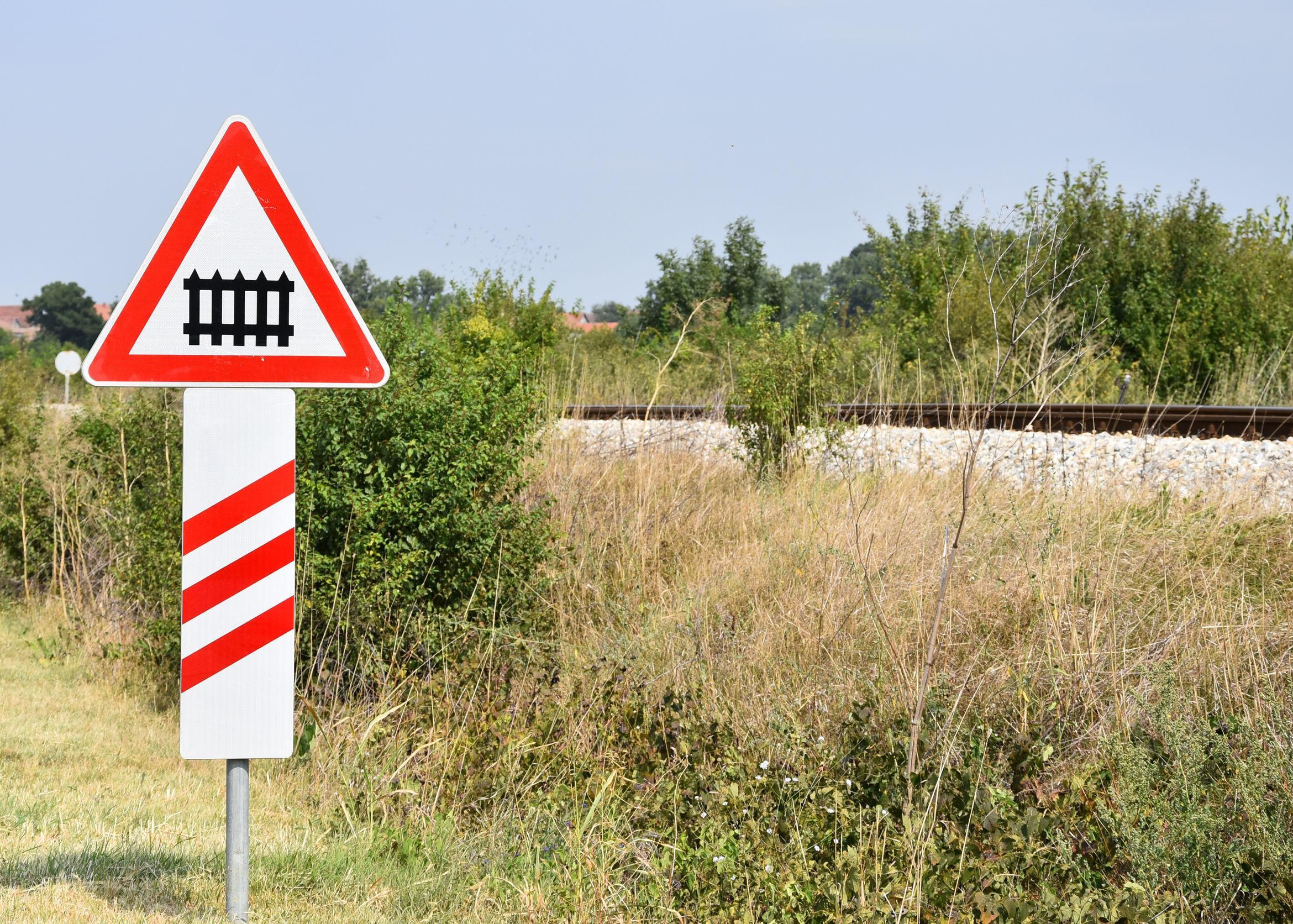 INTERRUZIONE TEMPORANEA DELLA CIRCOLAZIONE STRADALE SUI PASSAGGI A LIVELLO FERROVIARI KM 111+780 E KM 112+203
