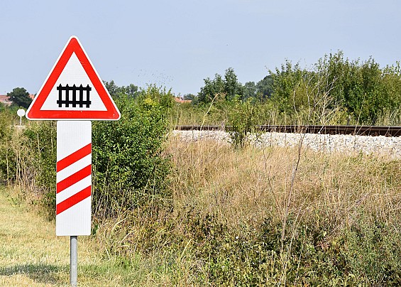 INTERRUZIONE TEMPORANEA DELLA CIRCOLAZIONE STRADALE SUI PASSAGGI A LIVELLO FERROVIARI KM 111+780 E KM 112+203